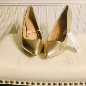Gold Shimmer Closed Toe Heels - Size 7.5